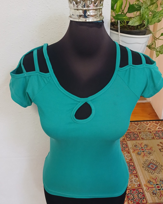 تیشرت زنانه کبریتی سرشانه سه بندی