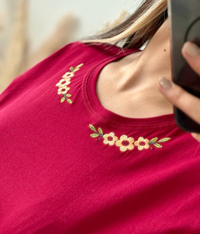 تیشرت زنانه سوپرپنبه گلدوزی شده قواره دار