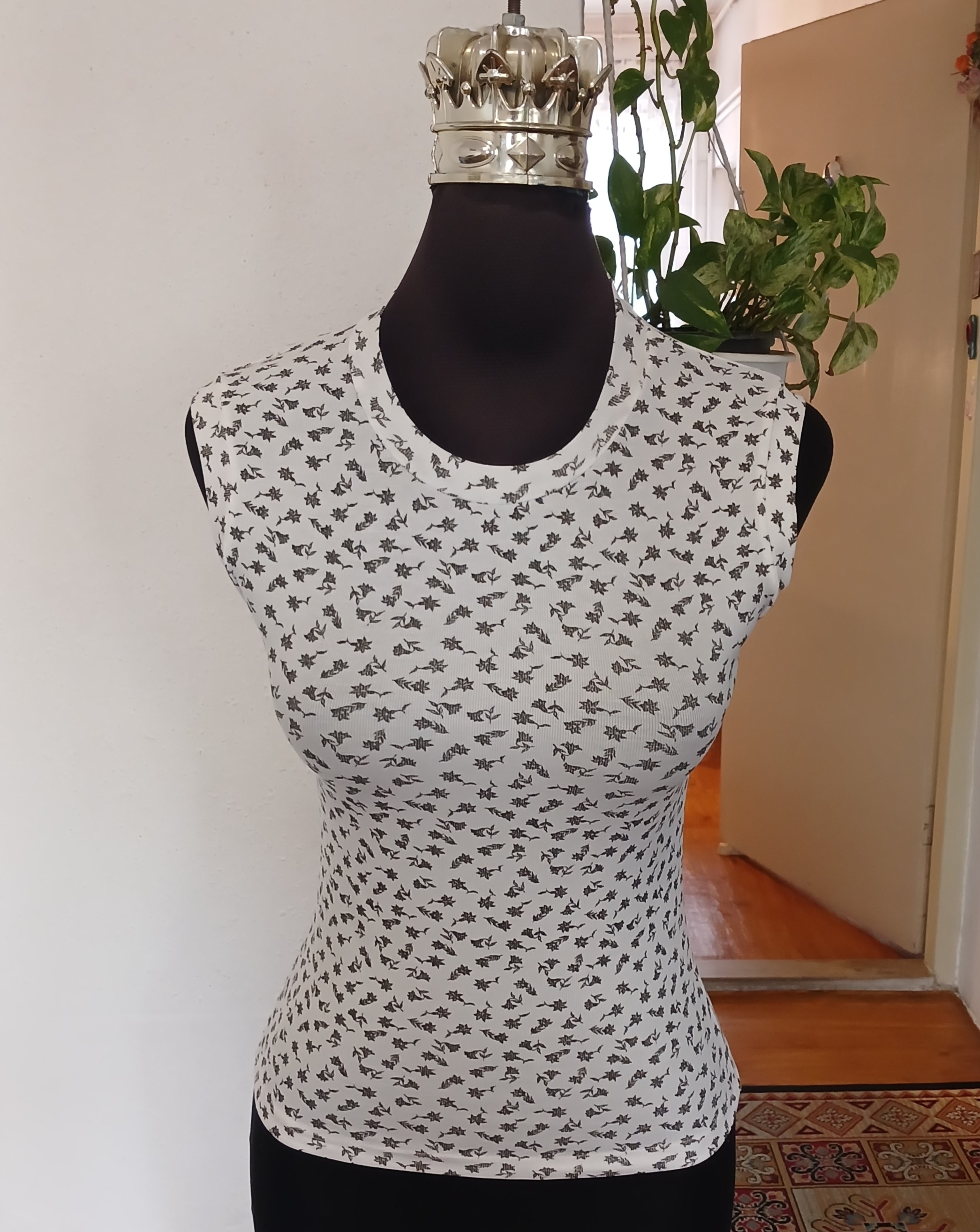 تاپ زنانه حلقه ای یقه گرد کبریتی طرحدار باکشسانی