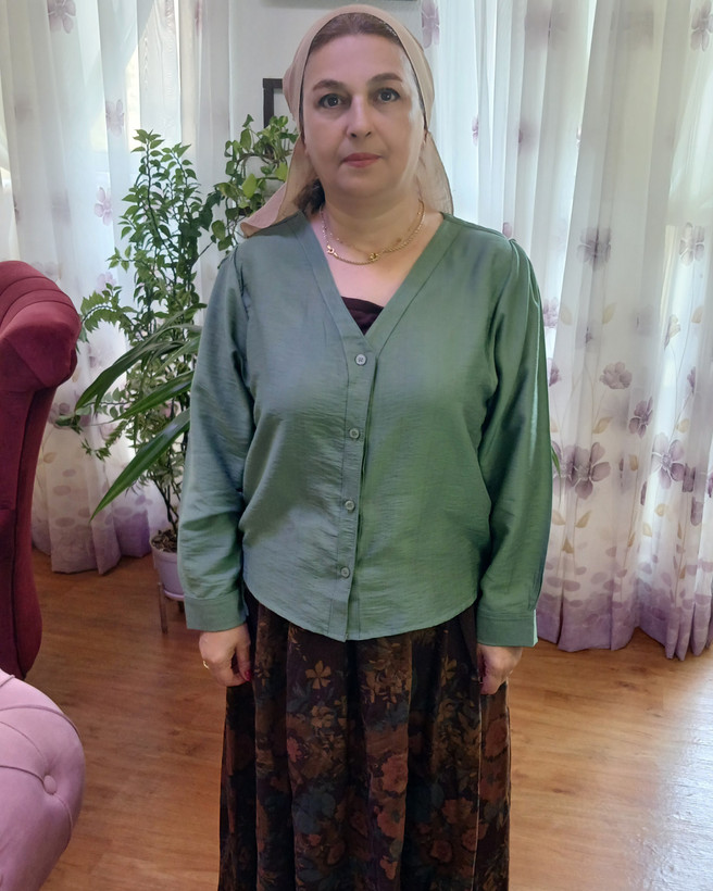 شومیززنانه یقه هفت جلودگمه آستین و سرشانه پیله دار
